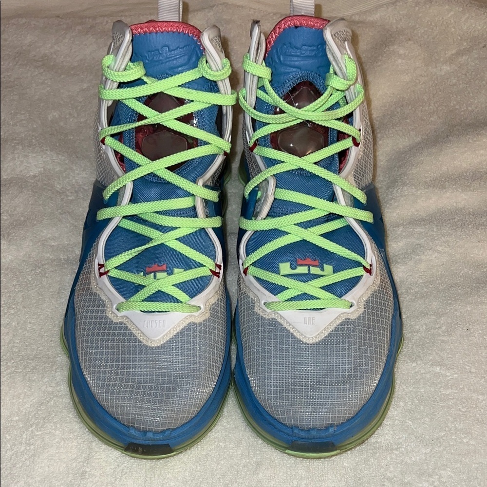 Nike LeBron James Sneakers 19 “Tropical”
